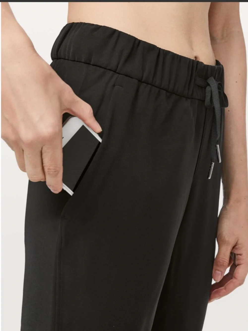 Lululemon On The Fly Pant Woven Women's Size 2 Black 27
